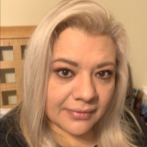 Meet your Posher, Claudia